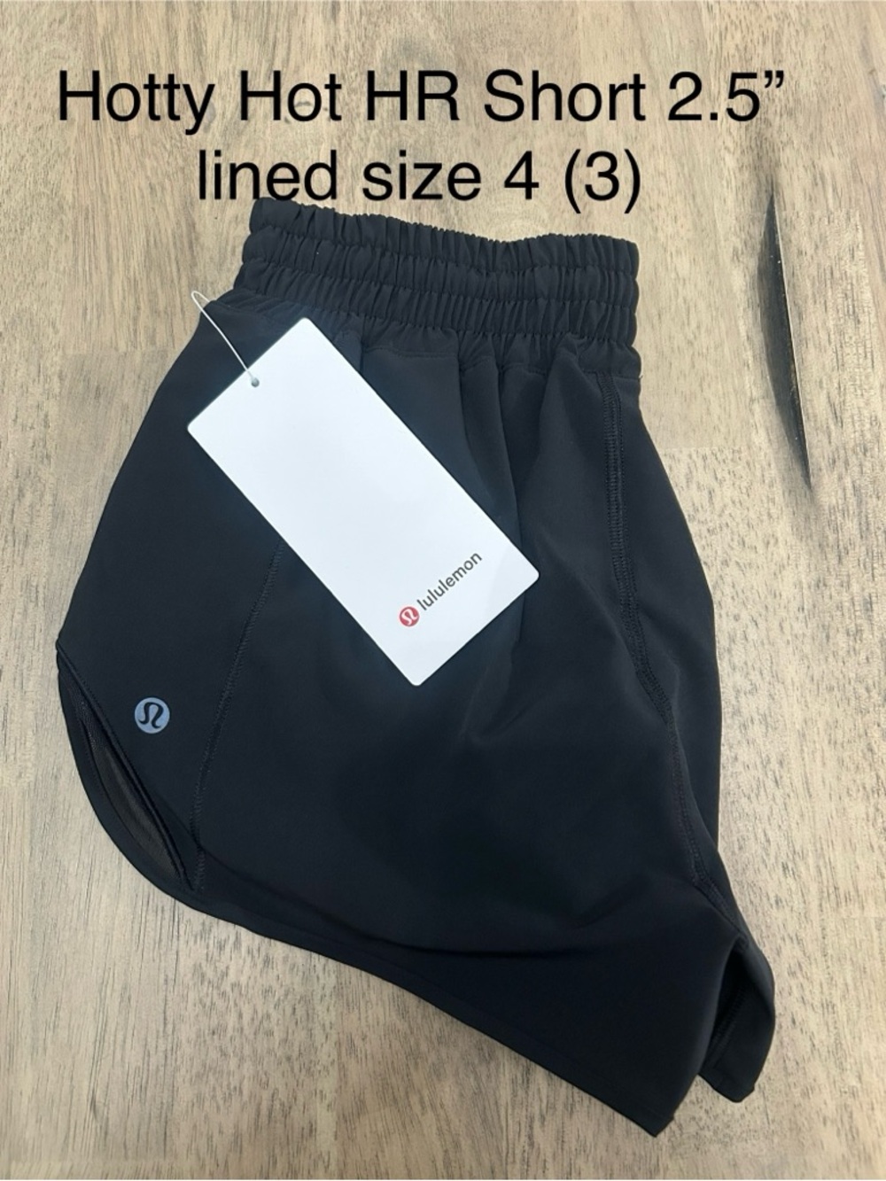 Lululemon Hotty Hot High Rise Short 2.5” lined size 4